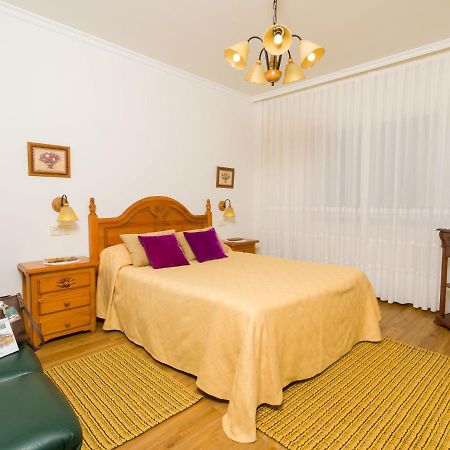 Alojamientos Garden Ribadeo Pokój zdjęcie